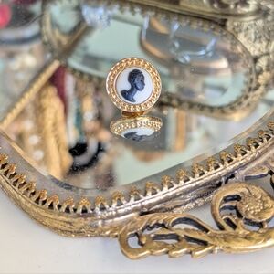 Vintage Designer Coreen Simpson African American Black Cameo Lapel Pin Brooch